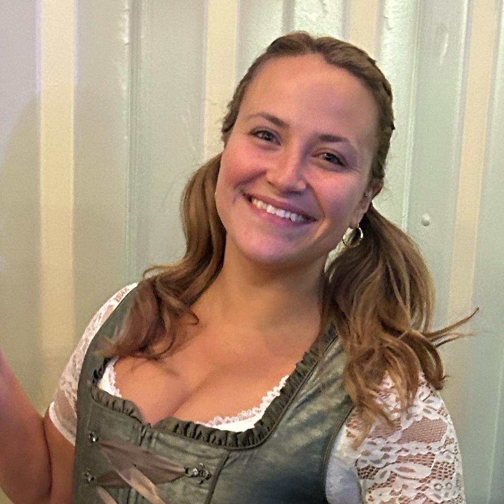 Meet your Posher, Victoria